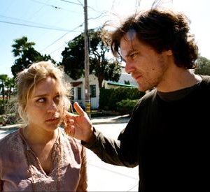 Michael Shannon spaventa Chloe Sivigny nel film My Son, My Son What Have Ye Done