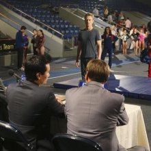 Neil Jackson in una scena dell'episodio At The Edge of the Worlds di Make it or Break it