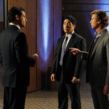 Simon Baker, Tim Kang e Joseph Will nell'episodio Red All Over di The Mentalist