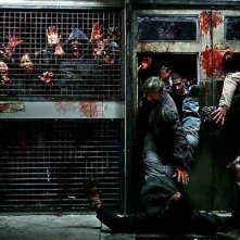 Un'immagine delle orde di zombie dell'horror The Horde