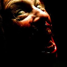 Un sanguinario zombie dell'horror The Horde