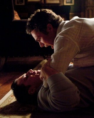 Mason (Taylor Kinney) litiga con Tyler (Michael Trevino) nell'episodio The Return di Vampire Diaries