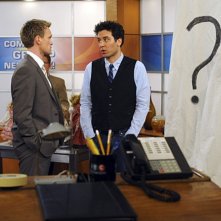 Neil Patrick Harris e Josh Radnor in una scena dell'episodio Zoo or False di How I Met Your Mother
