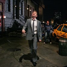Neil Patrick Harris e Josh Radnor, sullo sfondo, nell'episodio Twin Beds di How I Met Your Mother