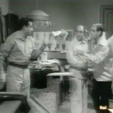 Nello Appodia insieme a Ugo Tognazzi e Enzo Garinei nel film TU CHE NE DICI (1959 Silvio Amadio)