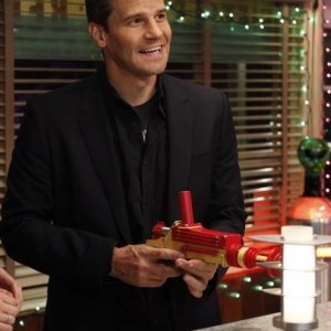 David Boreanaz nell'episodio The X in the File di Bones