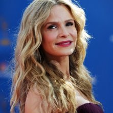 Kyra Sedgwick, vincitrice come miglior attrice per The Closer, sul red carpet degli Emmy 2010