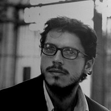 Un ritratto in bianco e nero di Carmelo Galati.