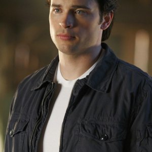 Clark (Tom Welling) in una scena dell'episodio La regina rossa di Smallville
