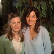 Smallville: Annette O'Toole ed Erica Durance sul set dell'episodio La regina rossa
