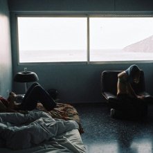 Una scena di Attenberg, di Athina Rachel Tsangari