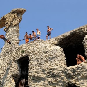 Una scena del film L'amore buio (2010)