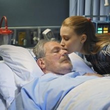 M C Gainey E Sarah Gadon Nell Episodio I Came To Haplin For The Waters Di Happy Town 173875