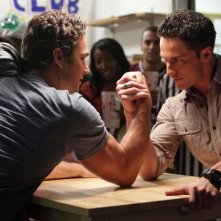 Mason (Taylor Kinney) e Tyler (Michael Trevino) si sfidano nell'episodio Brave New World di Vampire Diaries