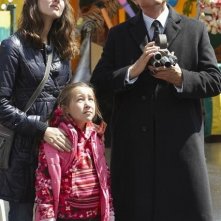 Sam Neill ed Amy Acker in un momento dell'episodio Polly Wants a Crack at Her di Happy Town