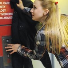 Sarah Gadon nell'episodio I Came to Haplin for the Waters di Happy Town