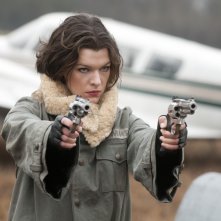 Alice (Milla Jovovich) determinata e pericolosa nel film Resident Evil: Afterlife
