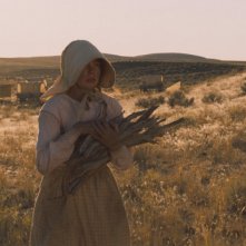 Michelle Williams in una sequenza del film Meek's Cutoff