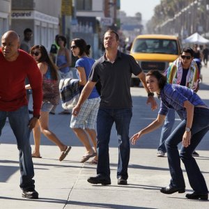 NCIS: Los Angeles: LL Cool J, Chris O'Donnell e Daniela Ruah in una sequenza di: Human Traffic