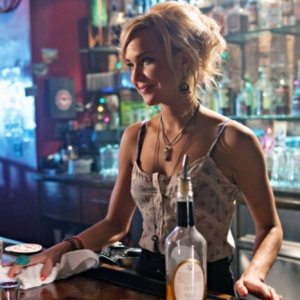 Arielle Kebbel nell'episodio Ocean Uncharted di Life UneXpected