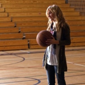 Brittany Robertson nell'episodio Parents Unemployed di Life UneXpected