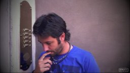 I Cesaroni 4: Marco citofona a casa dei telespettatori