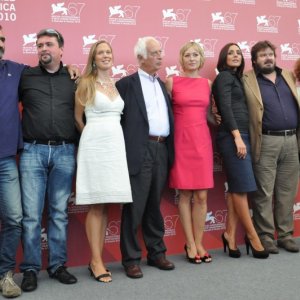 Venezia 2010: Francesca Fava, Emidio Greco, Giorgia Salari, Ambra Angiolini, Giuseppe Battiston e Annapaola Vellaccio presentano Notizie degli scavi