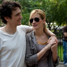 James Franco con Julia Roberts in una scena del film Mangia, prega, ama