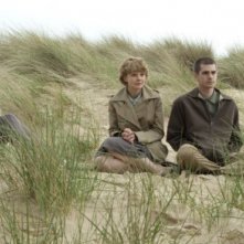 Keira Knightley, Andrew Garfield e Carey Mulligan in una suggestiva immagine di Never Let Me Go
