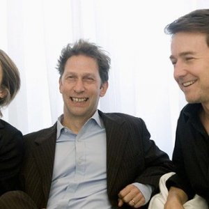 Keri Russel, Josh Pais ed Edward Norton nel film Leaves of Grass