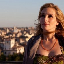 Primo piano di Julia Roberts dal film Mangia, prega, ama