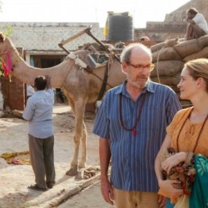 Richard Jenkins e Julia Roberts in una scena di Mangia, prega, ama
