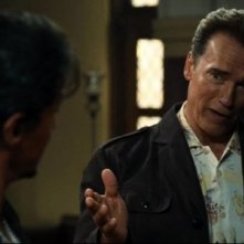 Sylvester Stallone e Arnold Schwarzenegger in una scena di The Expendables