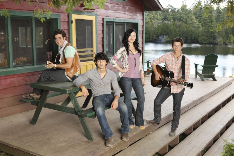 Demi Lovato e i Jonas Brothers in Camp Rock 2