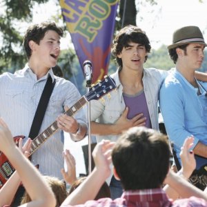 I Jonas Brothers in una scena di Camp Rock 2