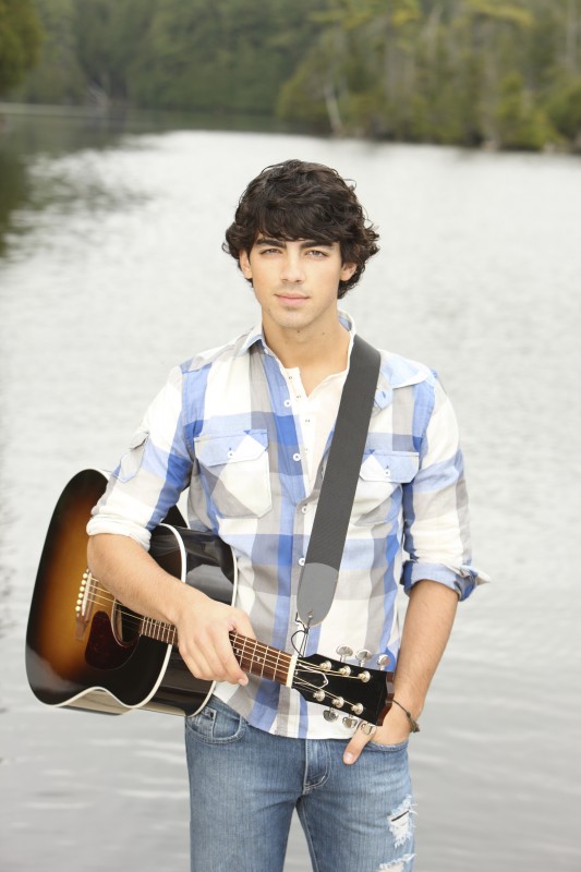 Joe Jonas In Una Foto Promozionale Di Camp Rock 2 174963