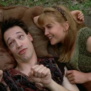 Renee O'Connor e Ted Raimi nell'episodio Xena e il figlio di Cupido