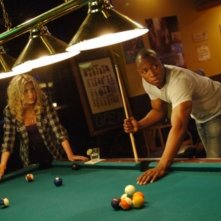 Alyson Michalka e Robbie Jones in una scena dell'episodio Beale St. After Dark di Hellcats