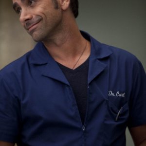 John Stamos guest star dell'episodio Britney/Brittany di Glee