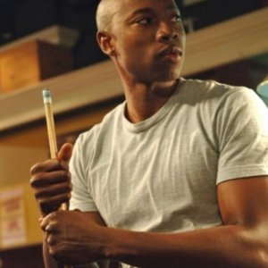 Robbie Jones in una scena dell'episodio Beale St. After Dark di Hellcats