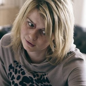 Sophie Vavasseur in un'immagine inquietante tratta dall'horror Exorcismus