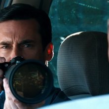 Jon Hamm e Titus Welliver alle prese con le indagini in The Town (2010)