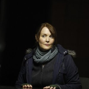 Laura Innes in una scena del pilot di The Event