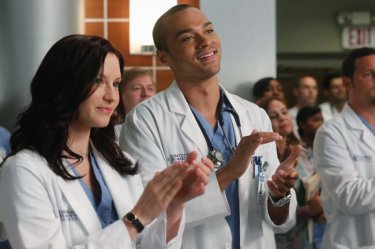 Chyler Leigh e Jesse Williams nell'episodio With You I'm Born Again di Grey's Anatomy