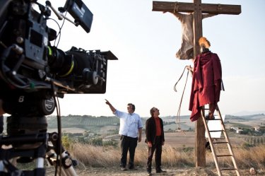 Il regista Carlo Mazzacurati con Silvio Orlando sul set del film La passione