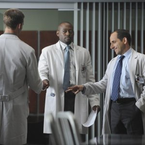 Peter Jacobson ed Omar Epps nell'episodio Now What? di Dr House