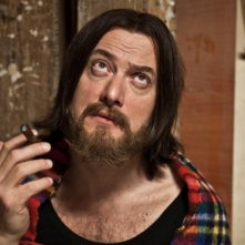 Un enigmatico Corrado Guzzanti nel film La passione