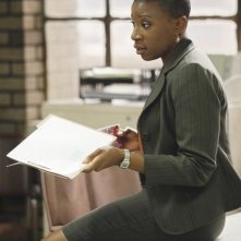 Aisha Hinds nell'episodio Local Hero/Overboard di Detroit 1-8-7