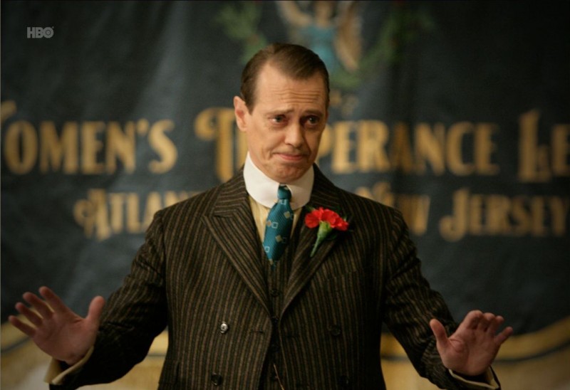 Boardwalk Empire: Steve Buscemi in una scena del pilot della serie HBO