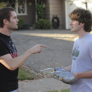 Garret Dillahunt e Lucas Neff nel pilot della serie Raising Hope